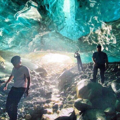 Glacier-Ice-Cave-Explorer